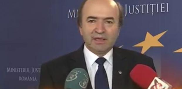 Toader asigură personalul din administraţia penitenciarelor de sprijin în îmbunătăţirea activităţii 