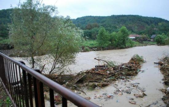 Bacău:  Inundații în mai multe localități