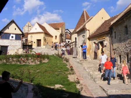Cetatea Râşnov va putea fi vizitată gratuit miercuri