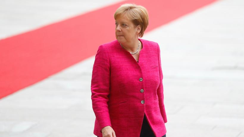 Angela Merkel se salvează în ultima clipă
