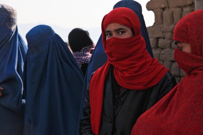 Sute de femei arestate în Afghanistan pentru că au picat testul viriginităţii