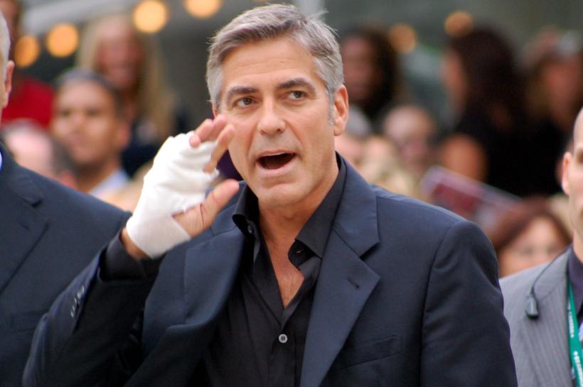 VIDEO - Accidentul în care a fost implicat George Clooney, surprins de o cameră de supraveghere