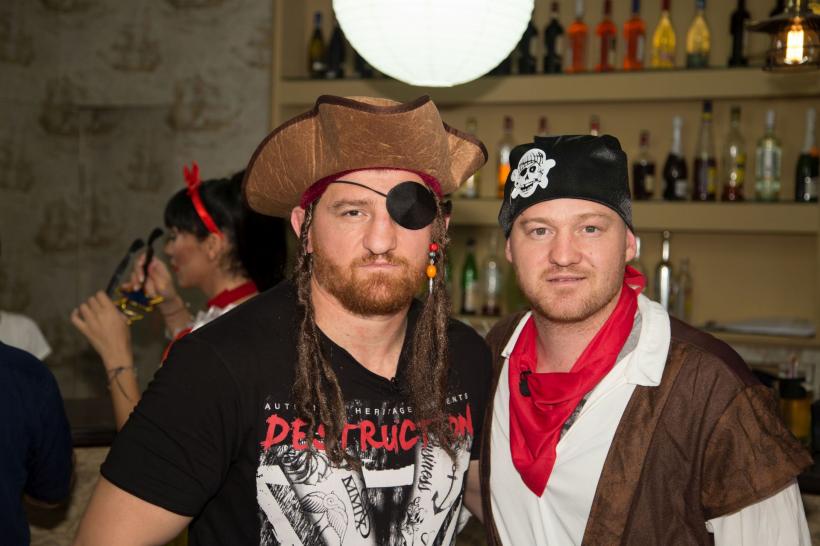 Gina Pistol, Margherita și frații Cătălin și Claudiu Moroșanu,  cele patru vedete invitate în a doua ediție a show-ului ”Poftiți la Nea Mărin” 18623936