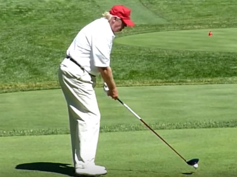 Donald Trump a jucat golf la complexul său din Scoţia înainte de a pleca spre Finlanda 