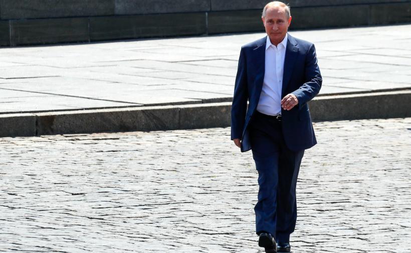 Putin a intarziat 30 de minute la intalnirea cu Trump!