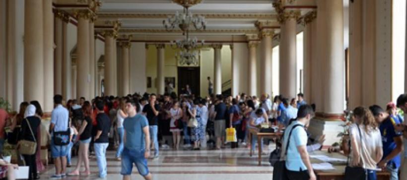 Aproape 3.000 de candidaţi pentru admiterea la UMF 'Carol Davila' din Bucureşti
