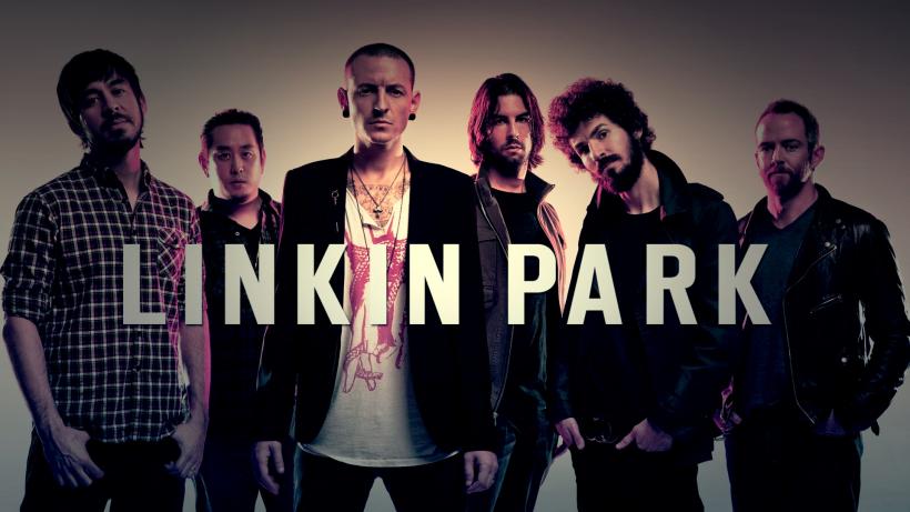 Trupa Linkin Park i-a adus un omagiu lui Chester Bennington, fostul solist, la un an de la moartea acestuia