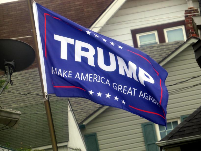 Steagurile din campania prezidenţială a lui Donald Trump, fabricate în China