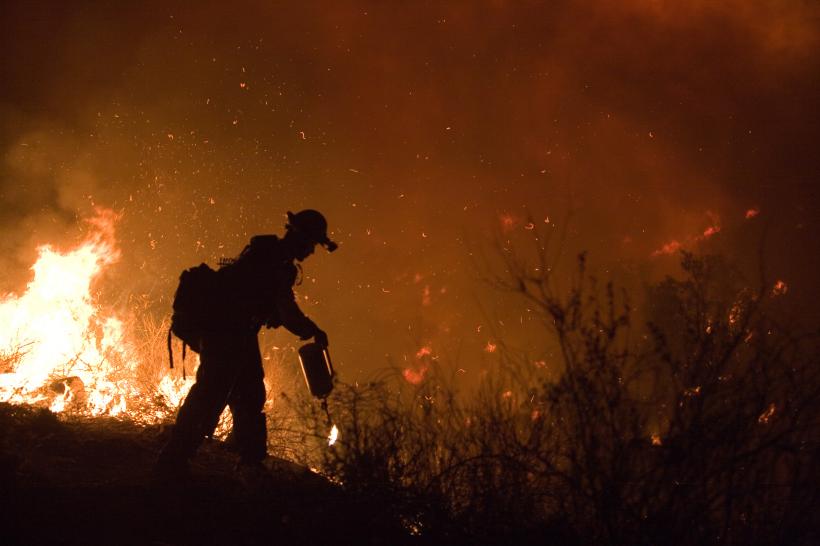 Incendiul Carr determină evacuări în nordul Californiei