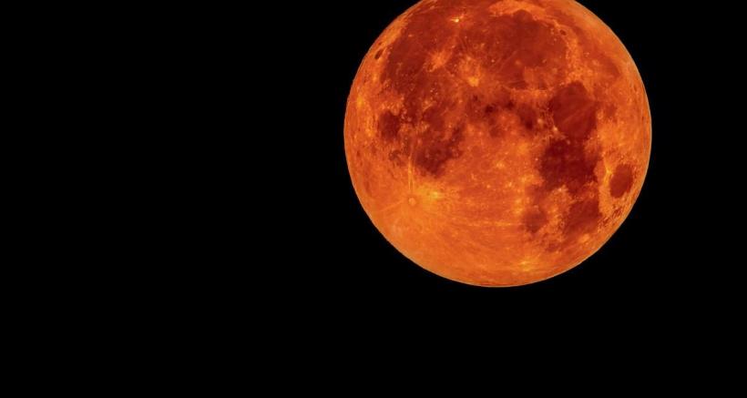 Observatorul astronomic &quot;Amiral Vasile Urseanu&quot;  ne invită să privim cea mai lungă eclipsă totală de Lună