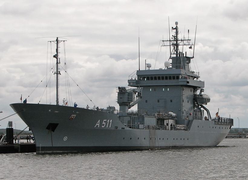 Nave militare ale NATO acostează în Portul Constanţa