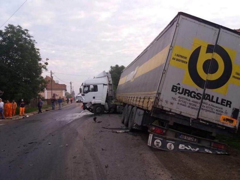 Accident TERIBIL în Covasna. Două persoane au murit. Traficul este blocat pe ambele sensuri