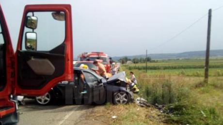 Accident GRAV in Suceava cu cinci victime. Venea cu familia din Italia si a adormit la volan cu câţiva kilometri înainte să ajungă acasă
