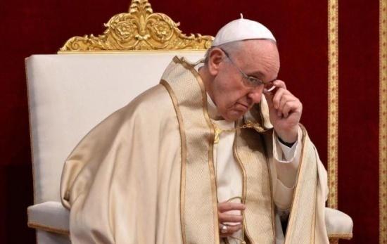 Papa Francisc a criticat tendinţa societăţii actuale de a idolatriza cariera, frumuseţea superficială şi banii