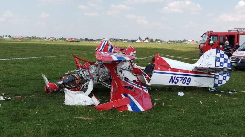 Două avioane de mici dimensiuni s-au prăbușit; unul dintre piloți a decedat