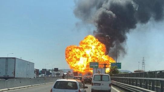 VIDEO - Explozie urmată de incendiu, în apropierea aeroportului din Bologna