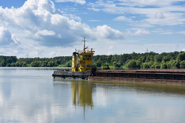 UE: Milioane de euro pentru transportul fluvial de la Marea Neagră la Dunăre