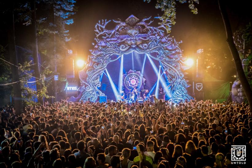 Denis de la The Motans și-a sărbătorit ziua de naștere pe scena festivalului „Untold” de la Cluj 18627291