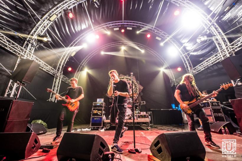 Denis de la The Motans și-a sărbătorit ziua de naștere pe scena festivalului „Untold” de la Cluj 18627296