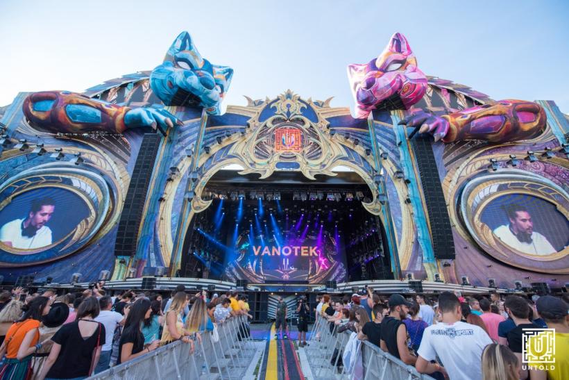 Denis de la The Motans și-a sărbătorit ziua de naștere pe scena festivalului „Untold” de la Cluj 18627298