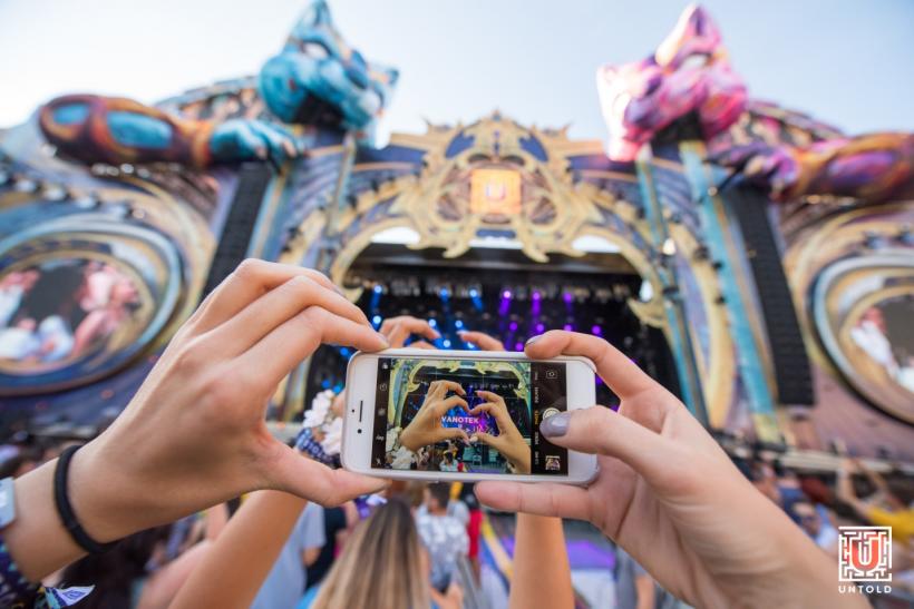 Denis de la The Motans și-a sărbătorit ziua de naștere pe scena festivalului „Untold” de la Cluj 18627299