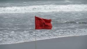 ALERTĂ! A fost arborat steagul roșu pe litoralul românesc