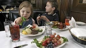 Un restaurant german interzice accesul copiilor pe timpul serii