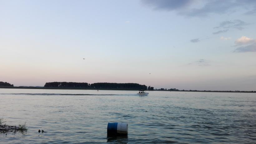 Navigaţia este îngreunată pe Dunăre din cauza nivelului scăzut al fluviului