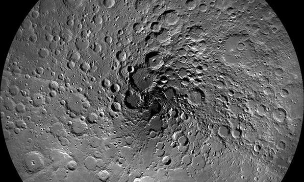 A fost descoperită gheaţă pe Lună