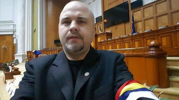 Deputatul Emanuel Ungureanu a depus plângere la Parchet în legătură cu intervenţia în forţă a jandarmilor la protest
