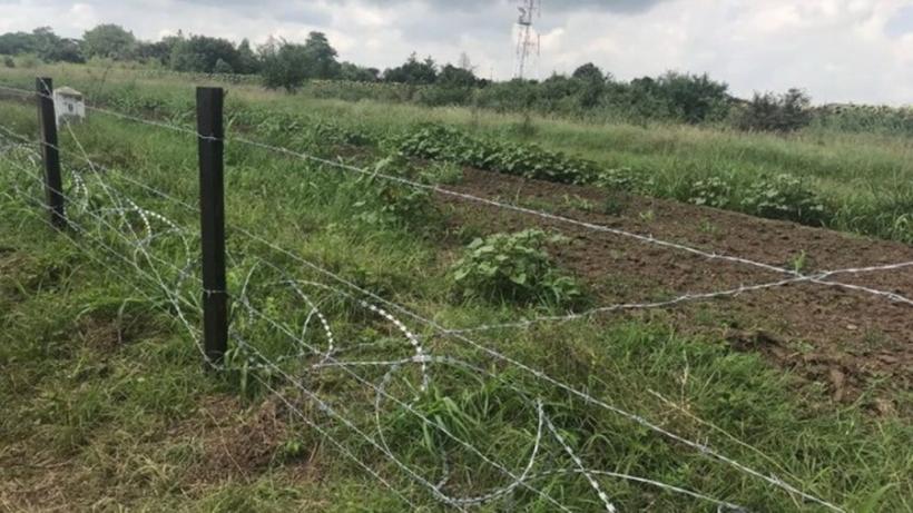 Gardul anti-pestă al Bulgariei la graniţa cu România, aproape gata