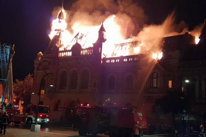 Dezastru în Oradea, Palatul Episcopiei Greco-Catolice, cuprins de un incendiu devastator