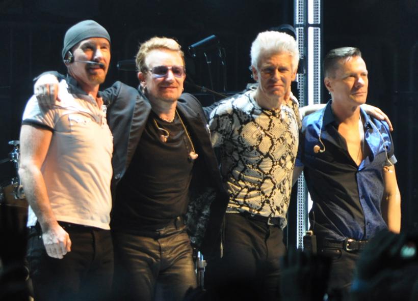 VIDEO. Bono a rămas fără voce în timpul unui concert în Berlin; Trupa U2 a anulat show-ul