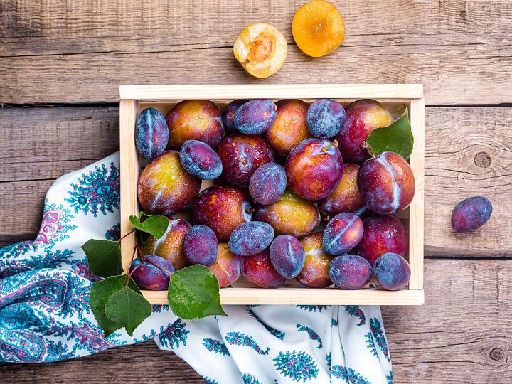 Sezonul prunelor. Aceste fructe tratează diabetul, anemia și constipația
