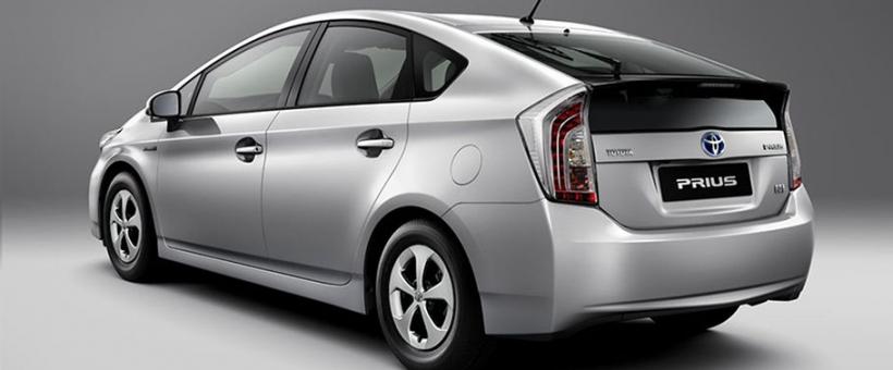 Toyota recheamă la service un milion de automobile hibrid din cauza unor probleme de cablaj
