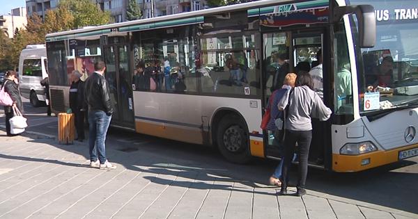 Elevii din Deva au gratuitate la transportul în comun