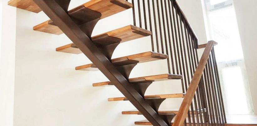 Balustrada din lemn, completarea estetică și practică pentru o scară de interior