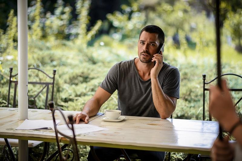 Fructul oprit sezonul 2 episodul 3. Alex și Adrian luptă să o oprească pe Sonia de la un gest necugetat: “Nu trebuie să se termine nimic, Sonia!” 18631188