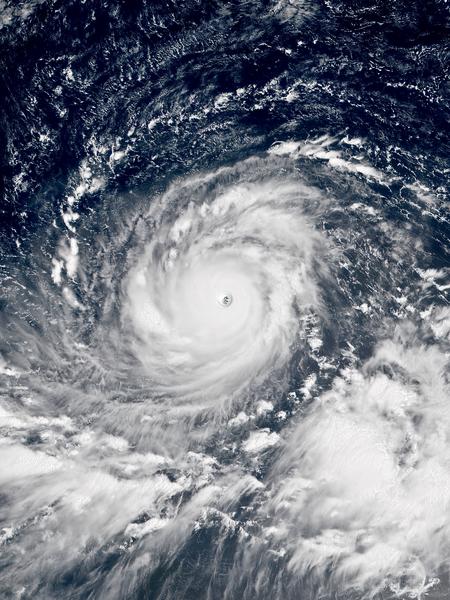 VIDEO. Taifunul Mangkhut a lovit Filipine şi China. Cea mai puternică furtună a anului