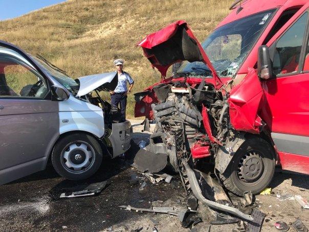 Accident grav în Cluj: Două persoane sunt rănite, a intervenit şi elicopterul SMURD