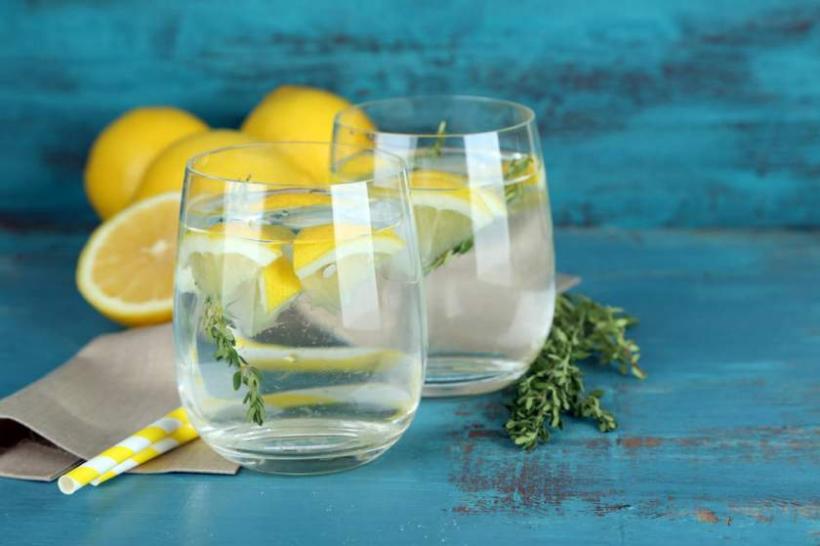 Beneficiile miraculoase ale unui pahar de apă cu lămâie