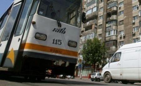 Circulaţia tramvaiului 41, blocată pe sensul către Ghencea, din cauza unui accident