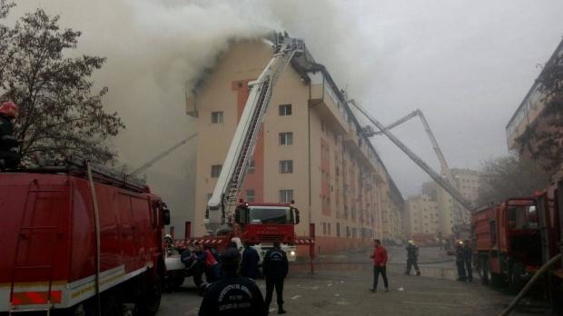 Incendiu devastator la un bloc de locuinţe din Sectorul 3. O femeie a murit