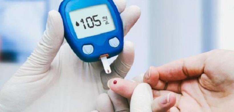 Mii de copii bolnavi de diabet vor primi sisteme de monitorizare continuă a glicemiei