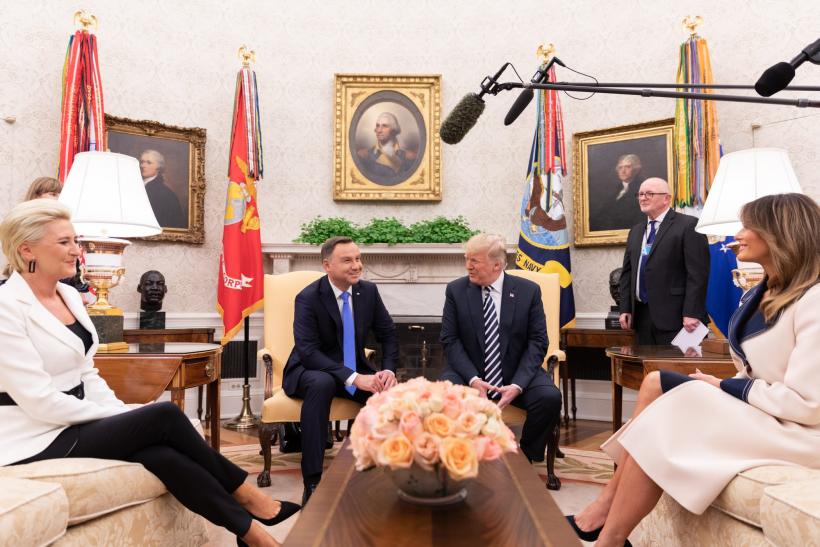 Polonia ademenește SUA cu „Fort Trump”