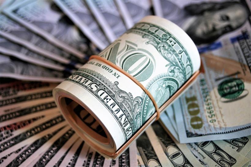 Rusia ia măsuri pentru a-și reduce dependența de dolar