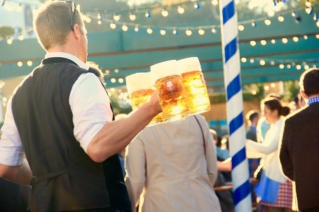 Festivalul berii Oktoberfest a început oficial la Munchen