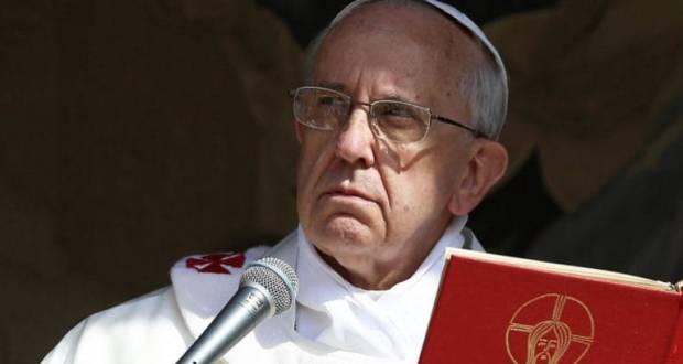 Papa îi critică pe cei care &quot;îi expulzează pe alţii&quot;