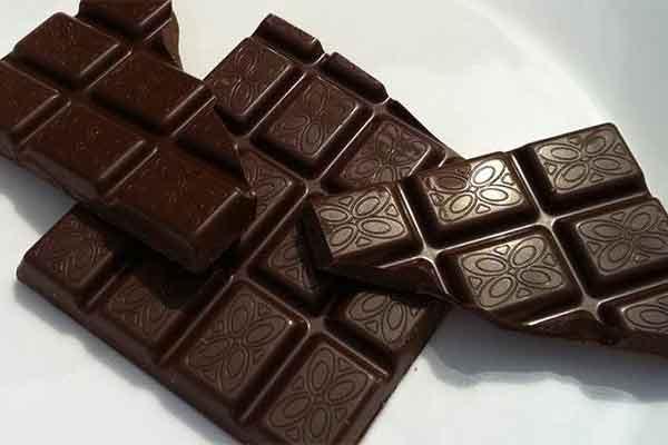 Ciocolată neagră pentru vase de sânge flexibile