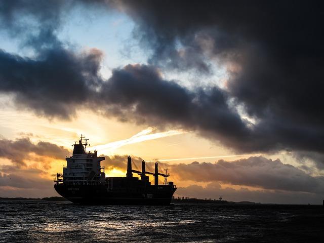 O navă comercială elveţiană, atacata în largul apelor nigeriene